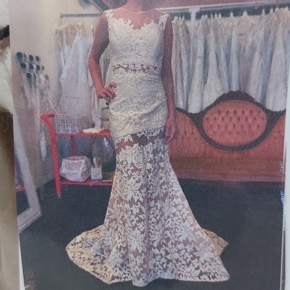 NEW Wedding Dress with Illusion Lace Sweetheart Neckline Sleeveless Cream Size10